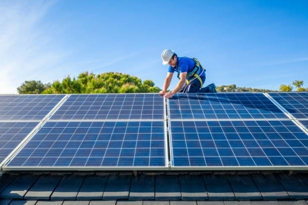 What Residential Solar Panel System Size Do Most Homeowners Need to Maximize Savings?